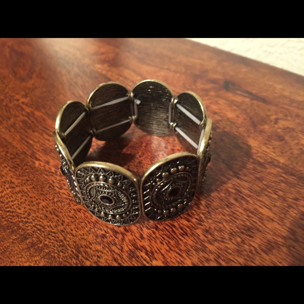 Metallic Patterned Bracelet - Picture 2 of 2